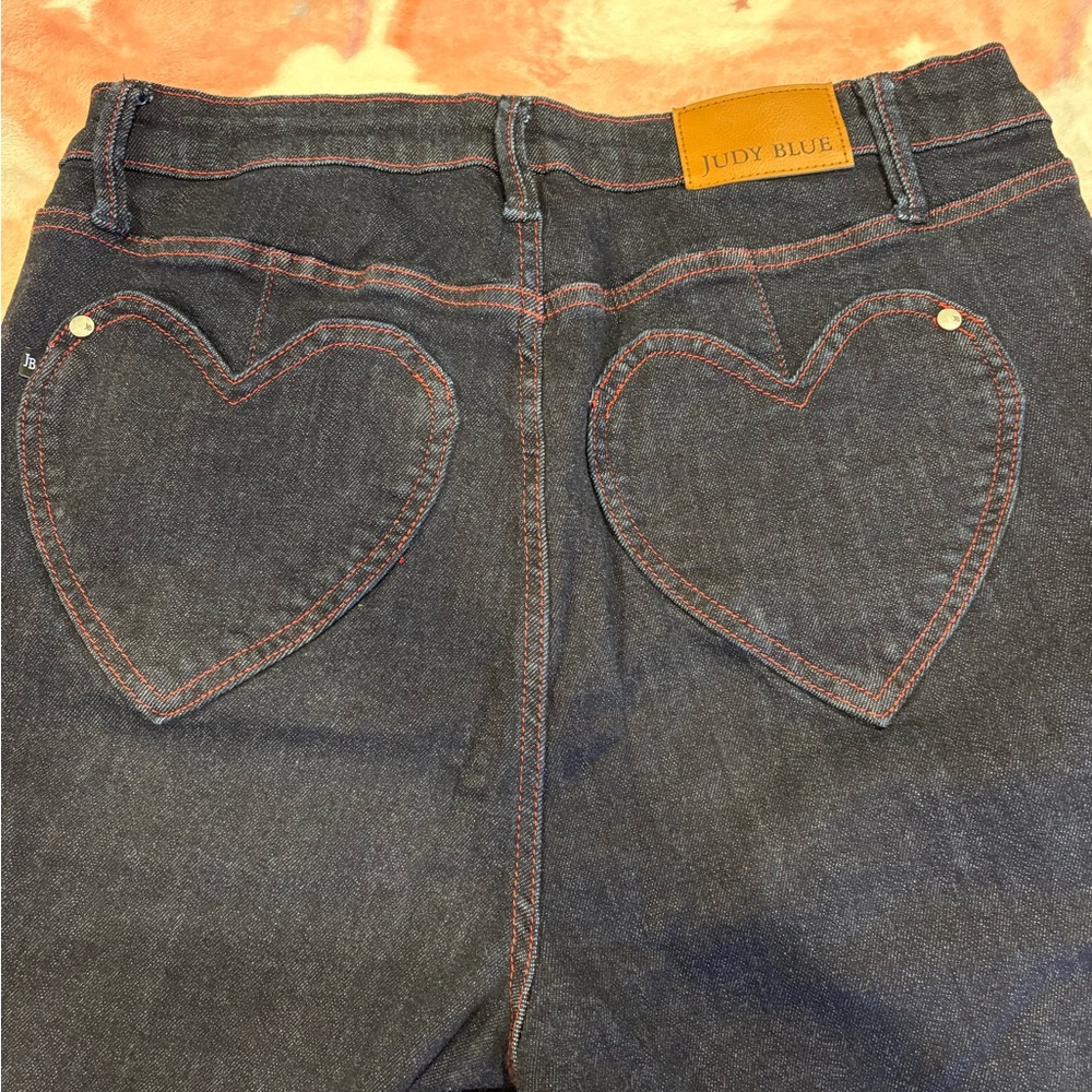 NWOT Judy Blue Skinny fit heart jeans